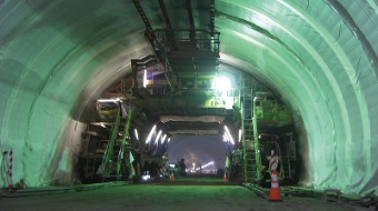 大白川トンネル 覆工コンクリート打設状況