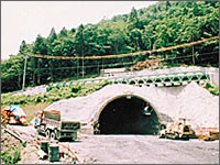 山岳トンネルの前方探査技術