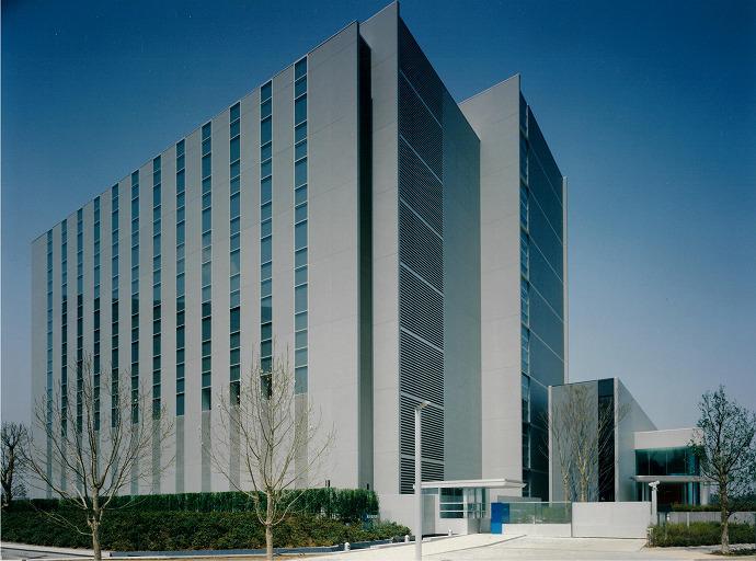 Toyo Trust & Banking Chiba New Town Headquarters Building<br> (SCSK netXDC Chiba Center)