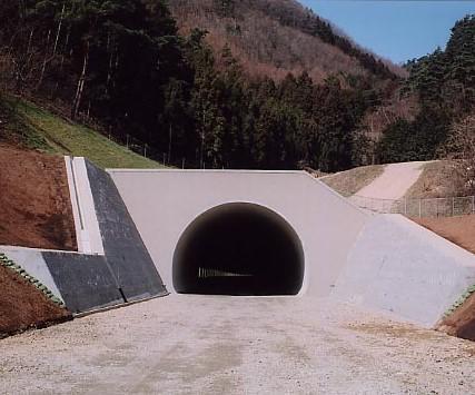 上信越自動車道 森トンネル
