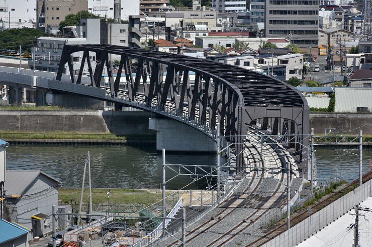 Osaka Higashi Line Kanzaki-gawa river bridge