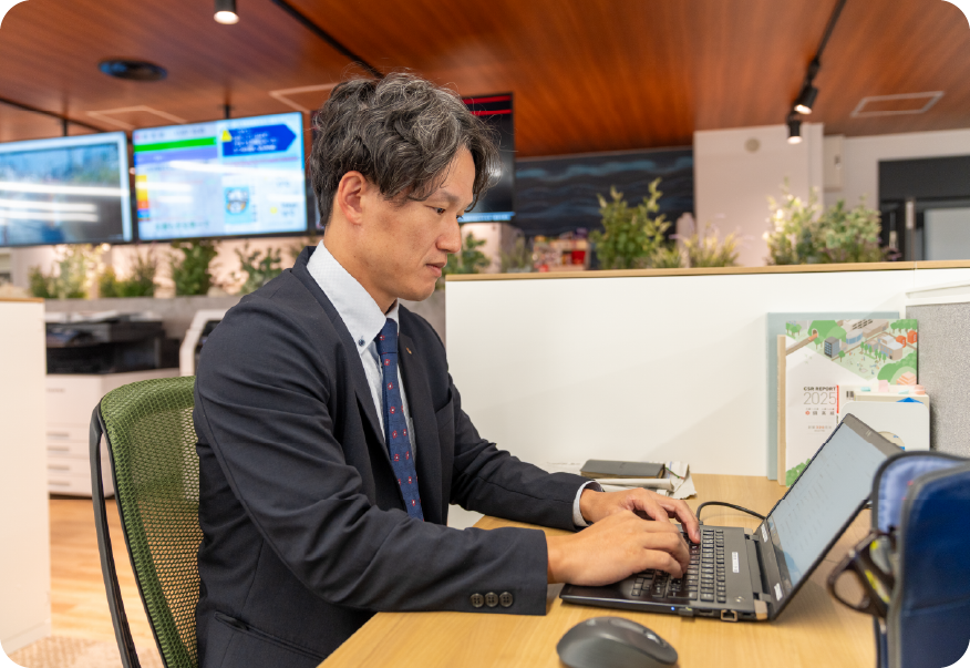 東京支社営業第三部課長長田有司さん（2021年入社）