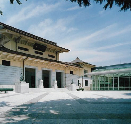 2002年竣工 靖国神社 遊就館
