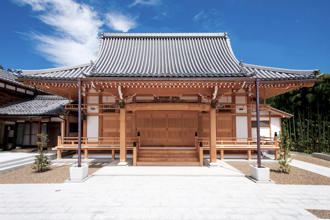 改築後の長命寺（2017年7月31日撮影）