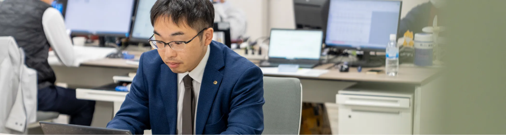 東京支社営業第一部高坂諒亮さん