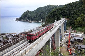 一番列車の渡り初め（2010.08）①