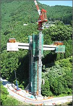 P4橋脚張出し施工