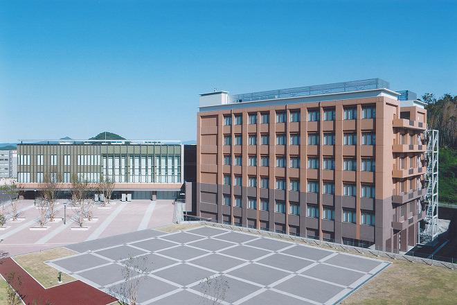 九州大学(伊都)数理学研究教育棟・図書館