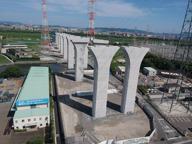 新名神高速道路　高槻高架橋東（下部工）工事